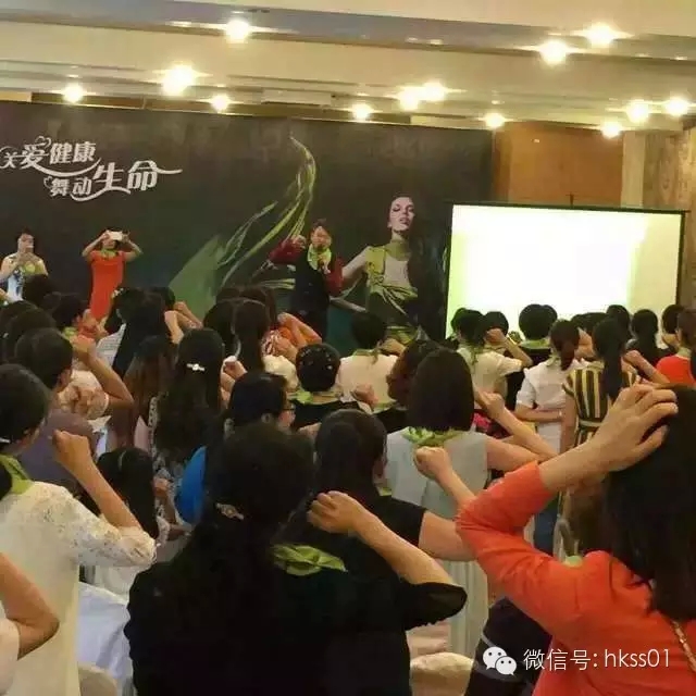 李橋博士，現場教大家頸部護理小妙招